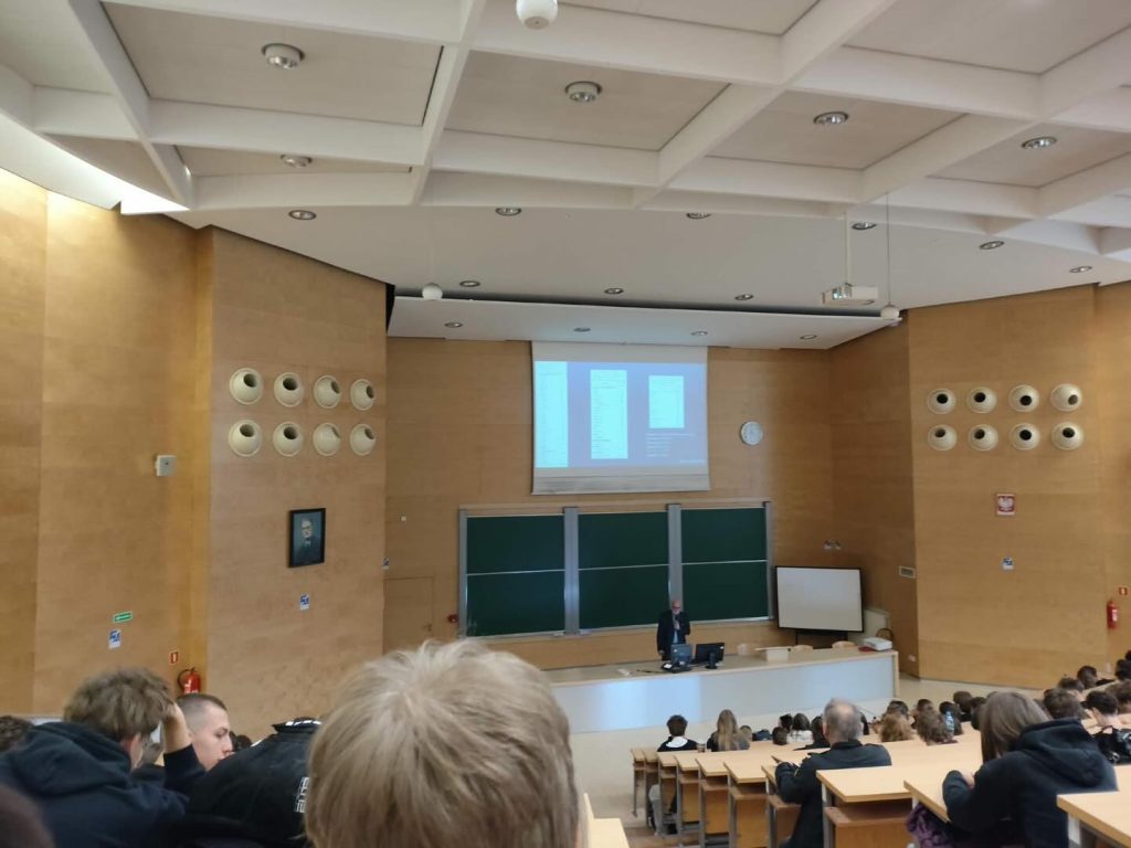 Klasa 3C LO na warsztatach i wykładach geograficznych UAM